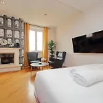 Suity I Monkeys Řím