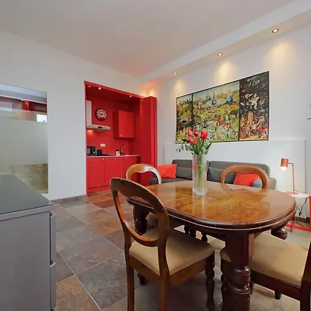 Suity I Monkeys * Roma