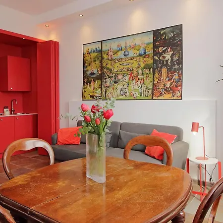 Suity I Monkeys Roma