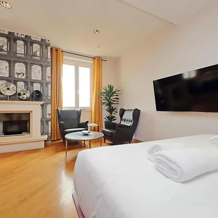 Suity I Monkeys Roma