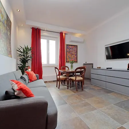 Apartment Suity I Monkeys *